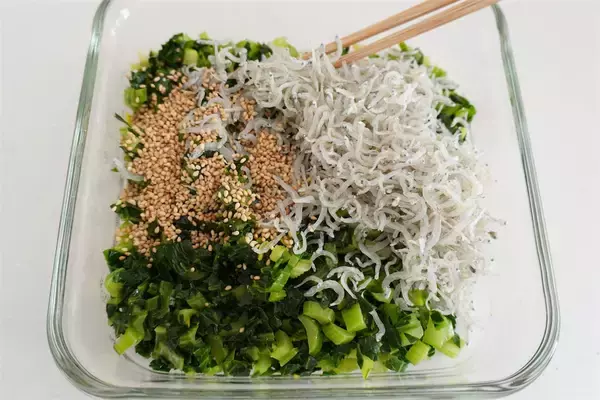 「具材は炒めて“冷ませ”！「混ぜごはん」を極上に仕上げる裏ワザ♪シャキシャキになるよ♡【農家直伝】」の画像