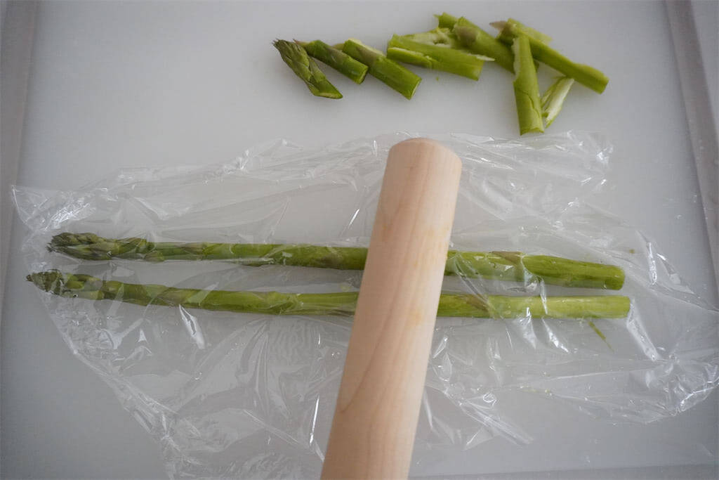【多めの油で焼くのが正解◎】外はカリッ、中はもっちりな「新じゃがとアスパラガスのチヂミ」作ってみた！