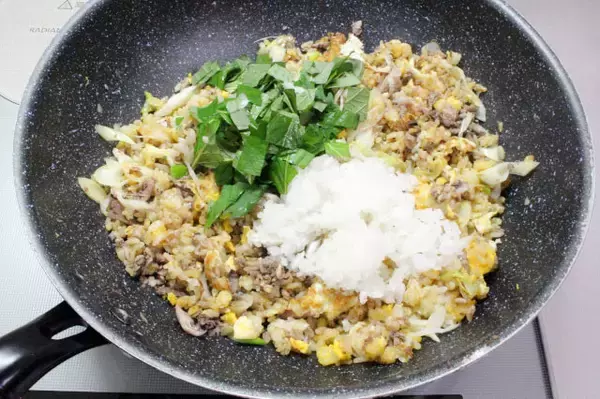 「四川料理のこもきんシェフが作る炒飯は…え、さんま入れちゃうの!?贅沢に使った肝のほんのり苦味が♡」の画像