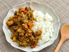 【冷めてもザラザラしないカレー】ルウ不使用の「野菜たっぷりドライカレー」作ってみた！非常時にも役立つ