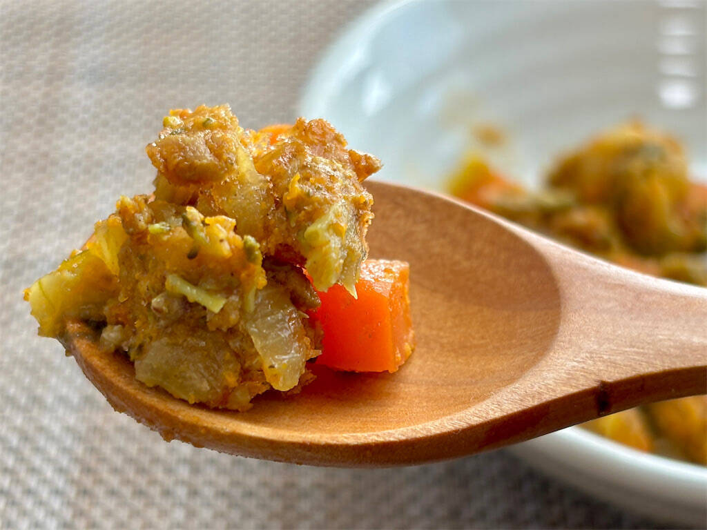 【冷めてもザラザラしないカレー】ルウ不使用の「野菜たっぷりドライカレー」作ってみた！非常時にも役立つ
