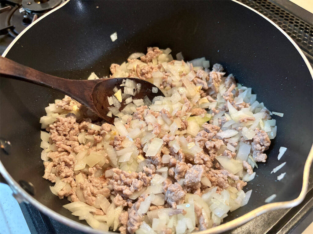 【冷めてもザラザラしないカレー】ルウ不使用の「野菜たっぷりドライカレー」作ってみた！非常時にも役立つ