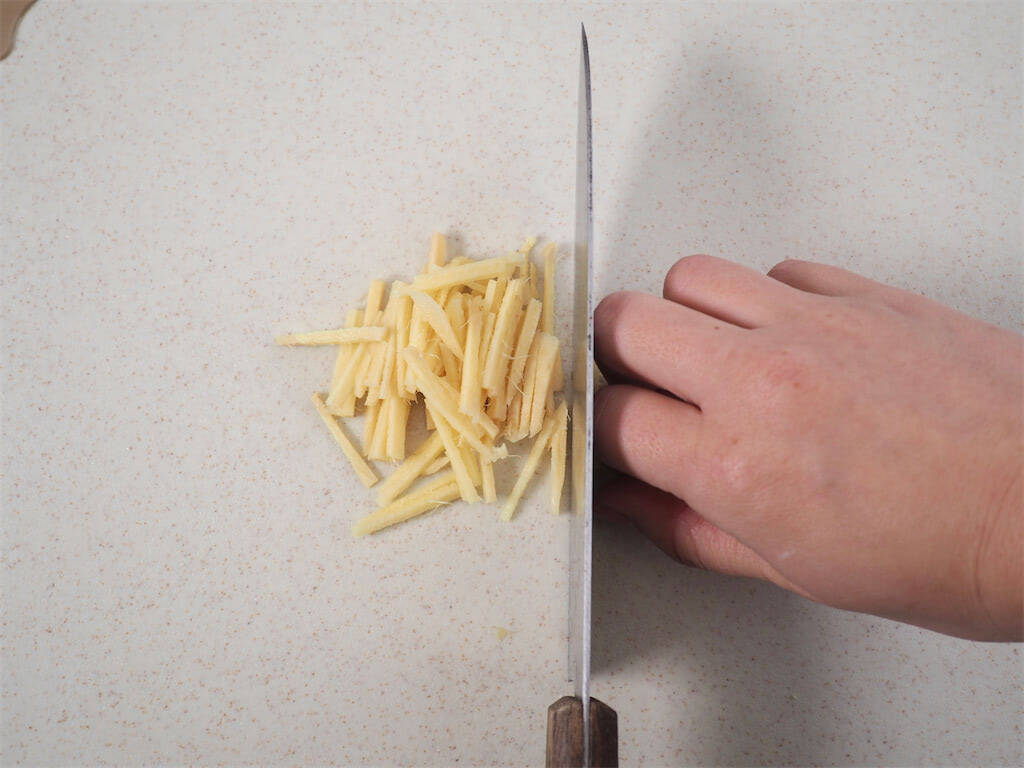 【肉なしでも大満足！】厚揚げ×ピーマンで「チンジャオロース」作ってみた！お口の中でシャキ旨★炸裂