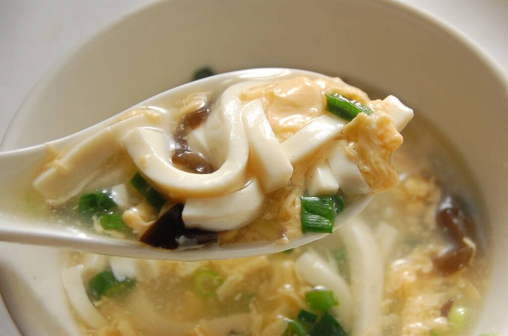 【中国系YouTuber】中国家庭の味「豆腐と卵のスープ」に挑戦♪麺じゃないよ豆腐だよ！温まる～♡