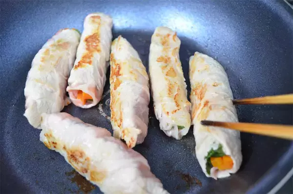 「【調理のお得ワザ】定番すぎる野菜肉巻きは「揚げ」と「照り焼き」ダブルで作るべし！【農家直伝】」の画像