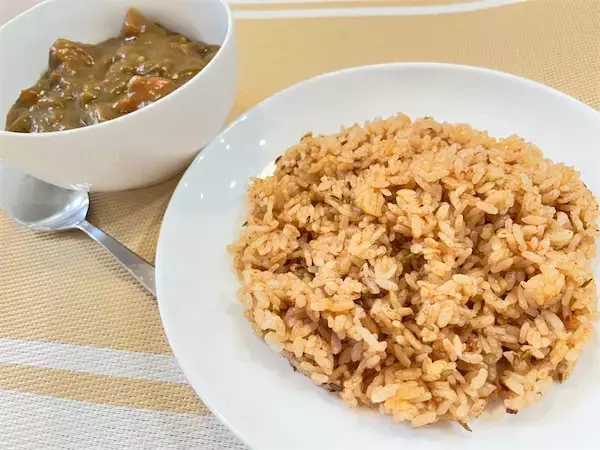 【カレーの裏ワザ】レトルトカレーでも専門店の味になる「スパイスライス」作ってみた！「コーラで炊く⁉」