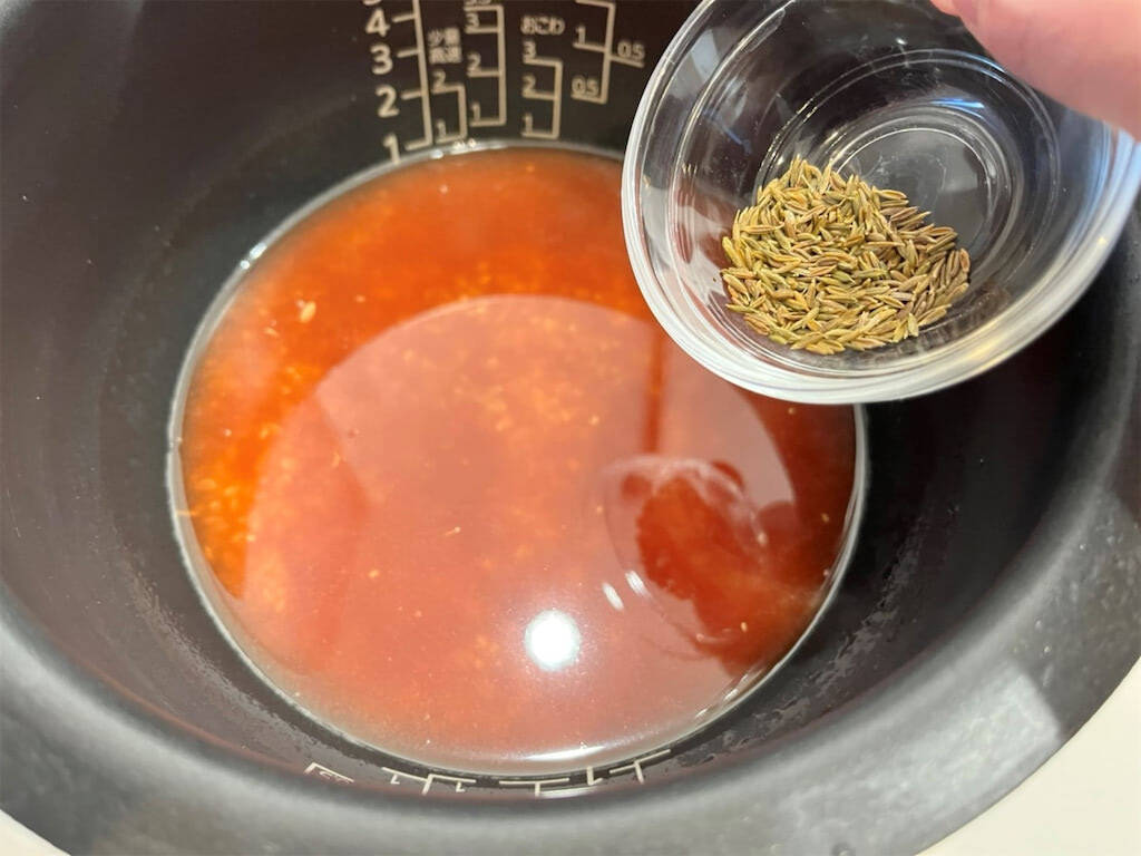 【カレーの裏ワザ】レトルトカレーでも専門店の味になる「スパイスライス」作ってみた！「コーラで炊く⁉」