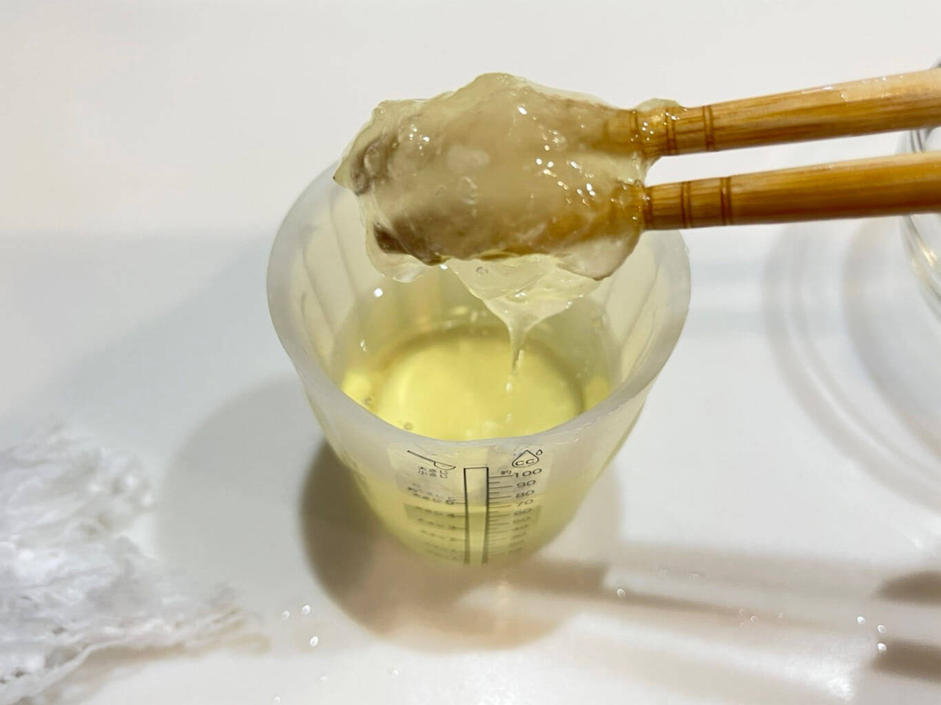 油処理の救世主！油吸着材のダイソー「わたぐも」とセリア「ふわっと」の実力の差を徹底検証してみた！