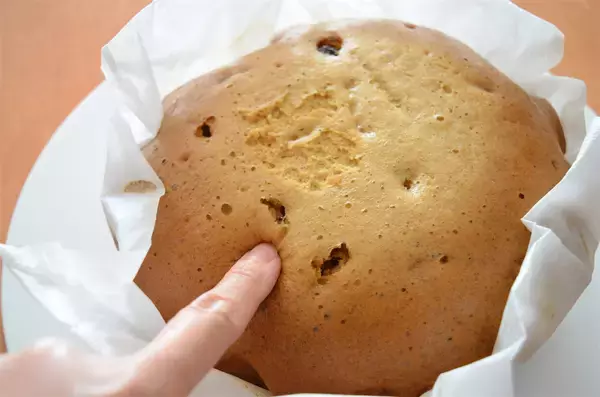 「【蒸しパン界の頂点！】フワフワどころか…プルプル!?酢と重曹で「黒糖蒸しパン」作ってみた！【農家直伝】」の画像