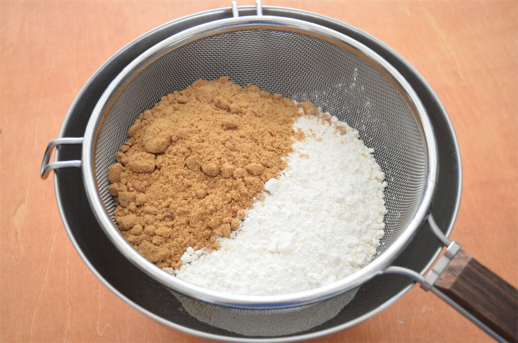 【蒸しパン界の頂点！】フワフワどころか…プルプル!?酢と重曹で「黒糖蒸しパン」作ってみた！【農家直伝】