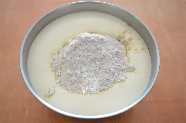 「【蒸しパン界の頂点！】フワフワどころか…プルプル!?酢と重曹で「黒糖蒸しパン」作ってみた！【農家直伝】」の画像
