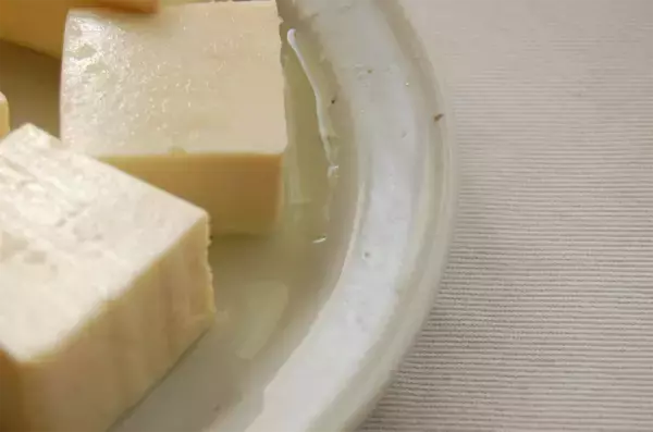 「ミシュラン常連店の「揚げ出し豆腐」は衣が片栗粉じゃない！特売40円の豆腐がレべチの仕上がりに♡」の画像