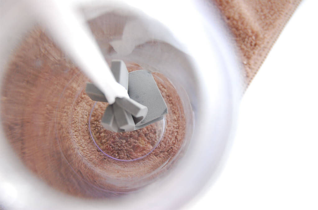 目ウロコな発想！“洗う”のではなく“拭く”専用な「ミニボトルの水滴拭き」をお試し！内側の水滴を瞬殺！