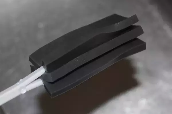 「目ウロコな発想！“洗う”のではなく“拭く”専用な「ミニボトルの水滴拭き」をお試し！内側の水滴を瞬殺！」の画像