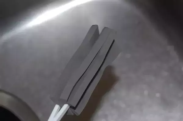 「目ウロコな発想！“洗う”のではなく“拭く”専用な「ミニボトルの水滴拭き」をお試し！内側の水滴を瞬殺！」の画像