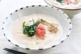 「【話題のそうめん専門店考案】「明太クリームそうめん」作ってみた！“牛乳×ルウ”でコクも調味もバッチリ！」の画像1