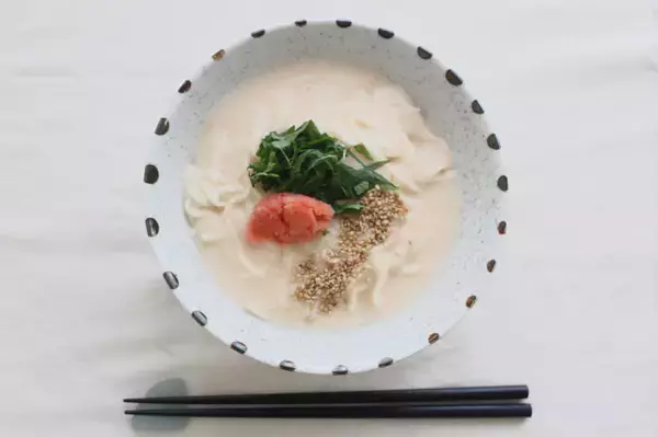 「【話題のそうめん専門店考案】「明太クリームそうめん」作ってみた！“牛乳×ルウ”でコクも調味もバッチリ！」の画像