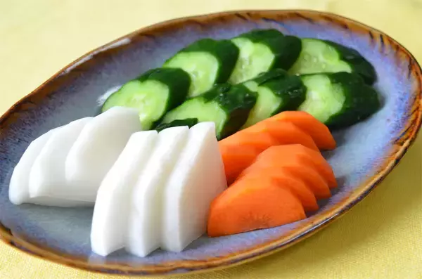 「【ほぼぬか漬け】白みそ×ヨーグルトで野菜を漬け込んだら…!?一晩でまるで料亭の味♡【野菜ソムリエ直伝】」の画像