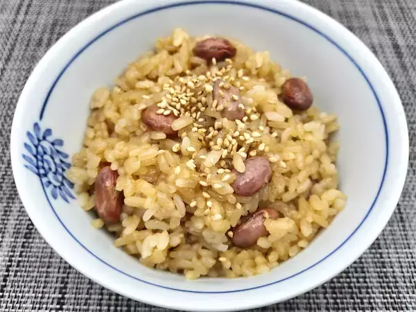 【絶品！郷土メシ】茶色い赤飯とはこれいかに!?長岡名物「醤油おこわ」作ってみた！金時豆でホクホクもちもち