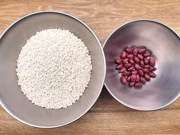 「【絶品！郷土メシ】茶色い赤飯とはこれいかに!?長岡名物「醤油おこわ」作ってみた！金時豆でホクホクもちもち」の画像