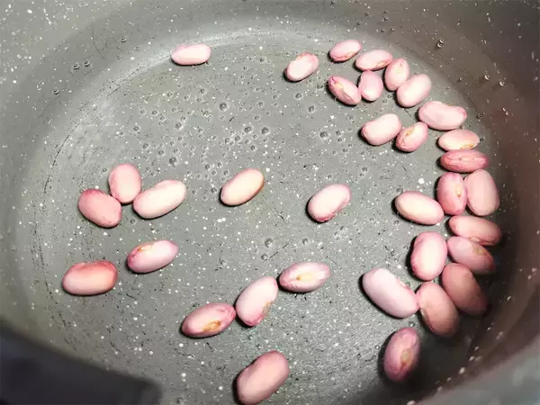 「【絶品！郷土メシ】茶色い赤飯とはこれいかに!?長岡名物「醤油おこわ」作ってみた！金時豆でホクホクもちもち」の画像