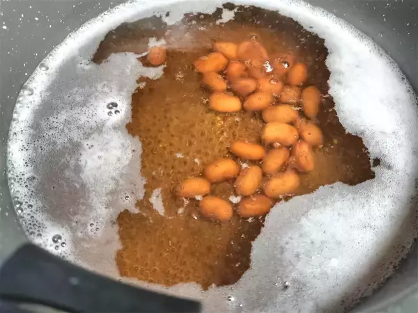 「【絶品！郷土メシ】茶色い赤飯とはこれいかに!?長岡名物「醤油おこわ」作ってみた！金時豆でホクホクもちもち」の画像