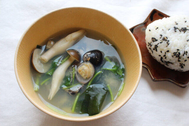 【お疲れボディはみそ汁でケア】「シジミとシメジの腸活みそ汁」作ってみた！旨味がシミジミ染み渡る〜