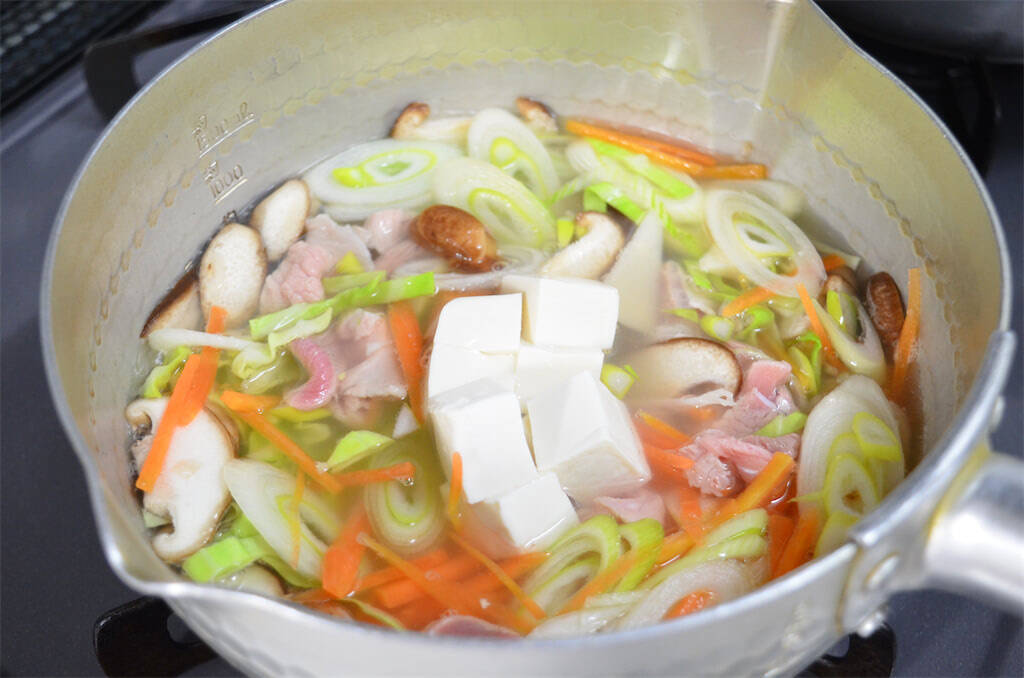 【サンラータンなのにお酢いらず】なんと「もずく酢」を加えちゃうんです！とろ～りまろやか酢っぱ辛♡