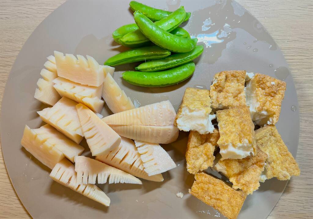 【水煮でも旨い】春っぽさ味わいたいので「たけのこと厚揚げのほっこり煮」作ってみた！だしの香りたまんない♪