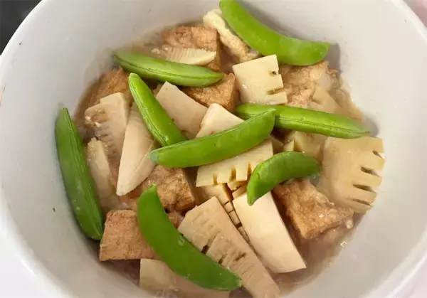「【水煮でも旨い】春っぽさ味わいたいので「たけのこと厚揚げのほっこり煮」作ってみた！だしの香りたまんない♪」の画像