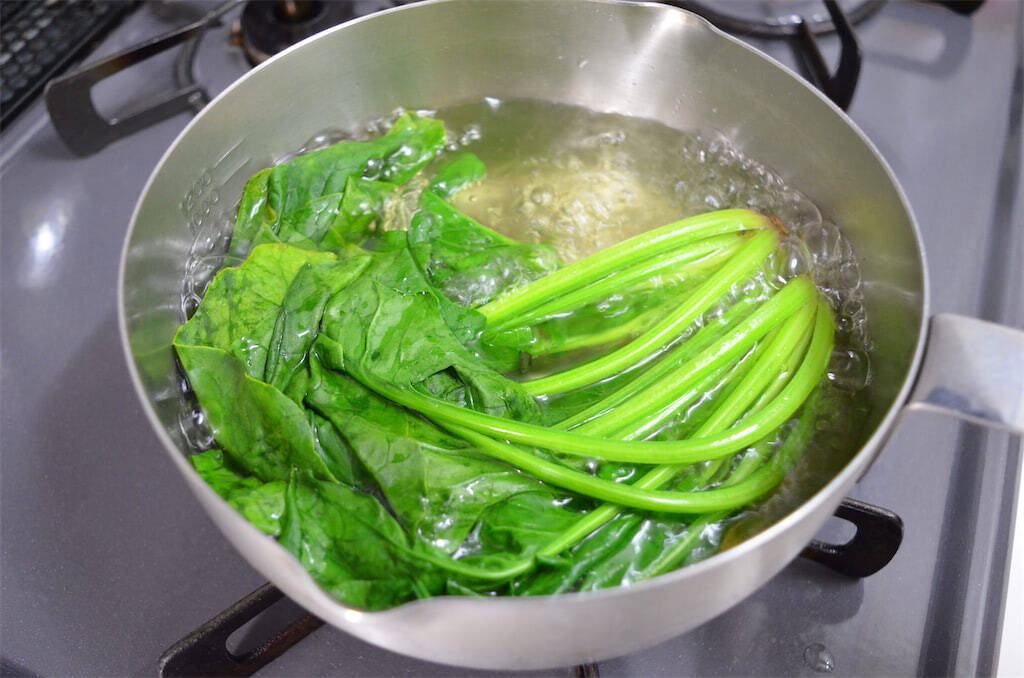 【えっ、えのきって干すの!?】旨味と食感がケタ違い！長野県の農家直伝「干しえのきの肉巻きフライ」作ってみた