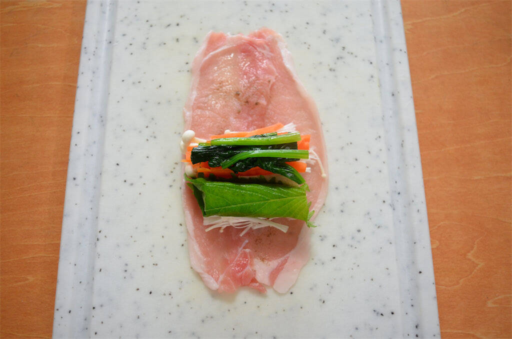 【えっ、えのきって干すの!?】旨味と食感がケタ違い！長野県の農家直伝「干しえのきの肉巻きフライ」作ってみた