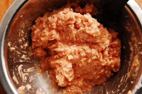 「【ふわジュワが過ぎる♡】最強ソフトな肉団子、作ろう！安価なもやしと余り野菜で煮込めば…トロうま～♡」の画像