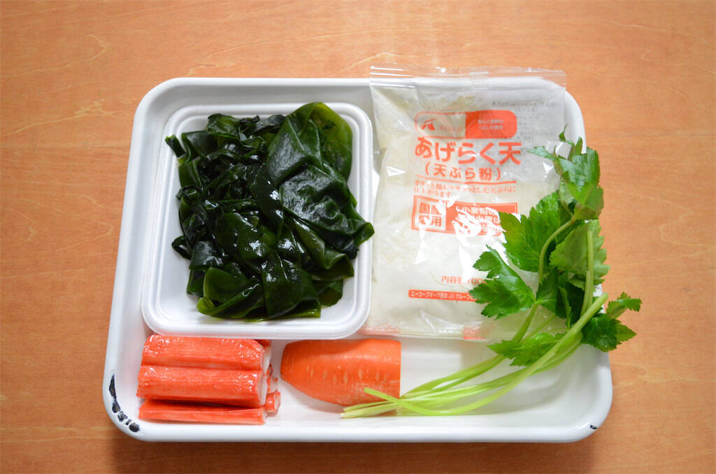 【わかめって実は揚げるとウマい】みしっ、モチッの衝撃食感♡磯の香りただよう「ワカメの天ぷら」作ってみた！