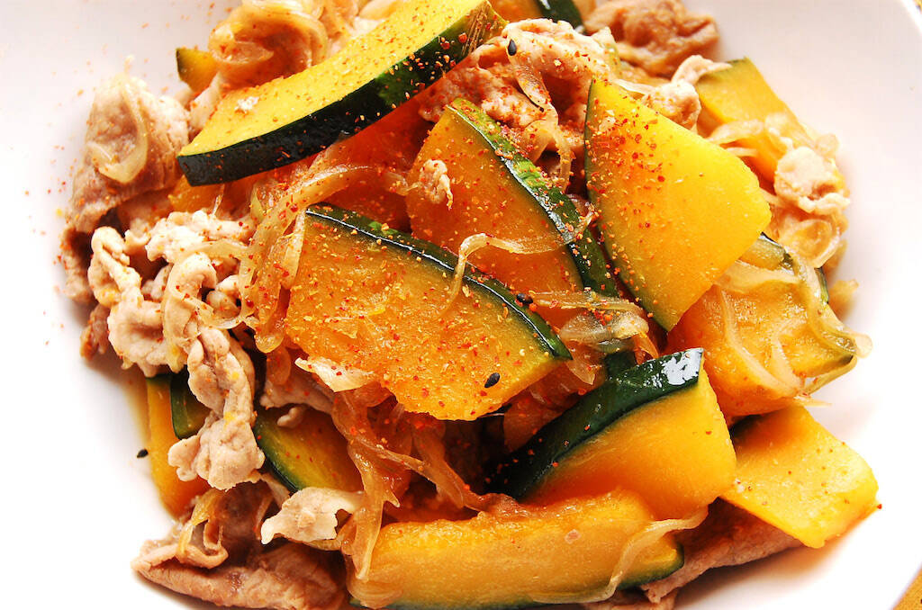 【肉じゃが派生版】レンチンかぼちゃでほっこり「肉かぼ」作ってみた♪シンプル味付けで簡単【冬の養生レシピ】