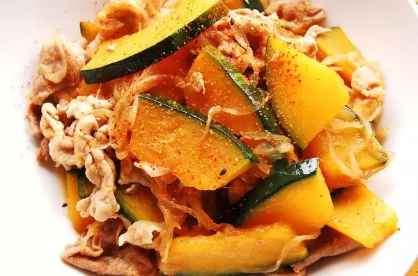 「【肉じゃが派生版】レンチンかぼちゃでほっこり「肉かぼ」作ってみた♪シンプル味付けで簡単【冬の養生レシピ】」の画像