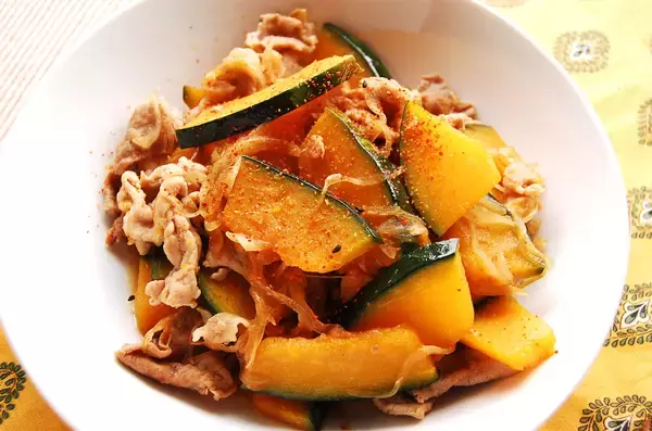 「【肉じゃが派生版】レンチンかぼちゃでほっこり「肉かぼ」作ってみた♪シンプル味付けで簡単【冬の養生レシピ】」の画像