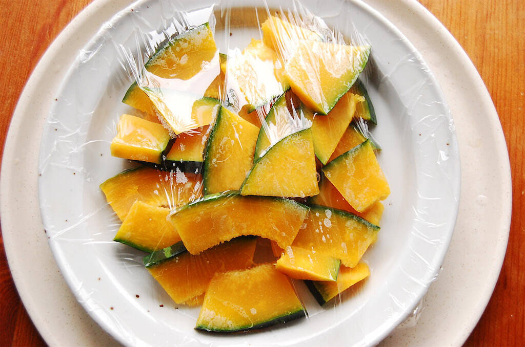 【肉じゃが派生版】レンチンかぼちゃでほっこり「肉かぼ」作ってみた♪シンプル味付けで簡単【冬の養生レシピ】