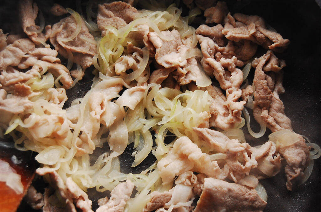 【肉じゃが派生版】レンチンかぼちゃでほっこり「肉かぼ」作ってみた♪シンプル味付けで簡単【冬の養生レシピ】