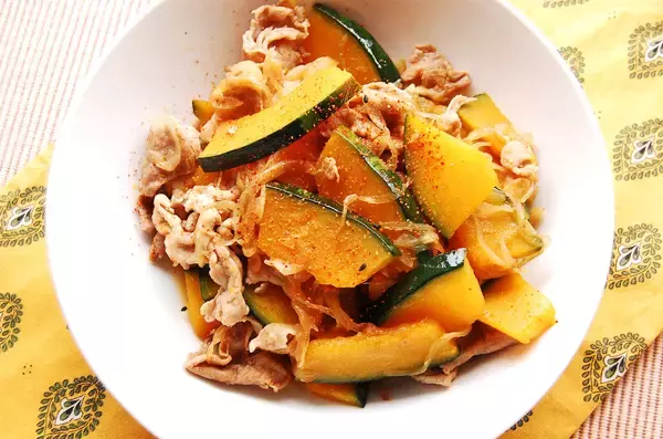 「【肉じゃが派生版】レンチンかぼちゃでほっこり「肉かぼ」作ってみた♪シンプル味付けで簡単【冬の養生レシピ】」の画像