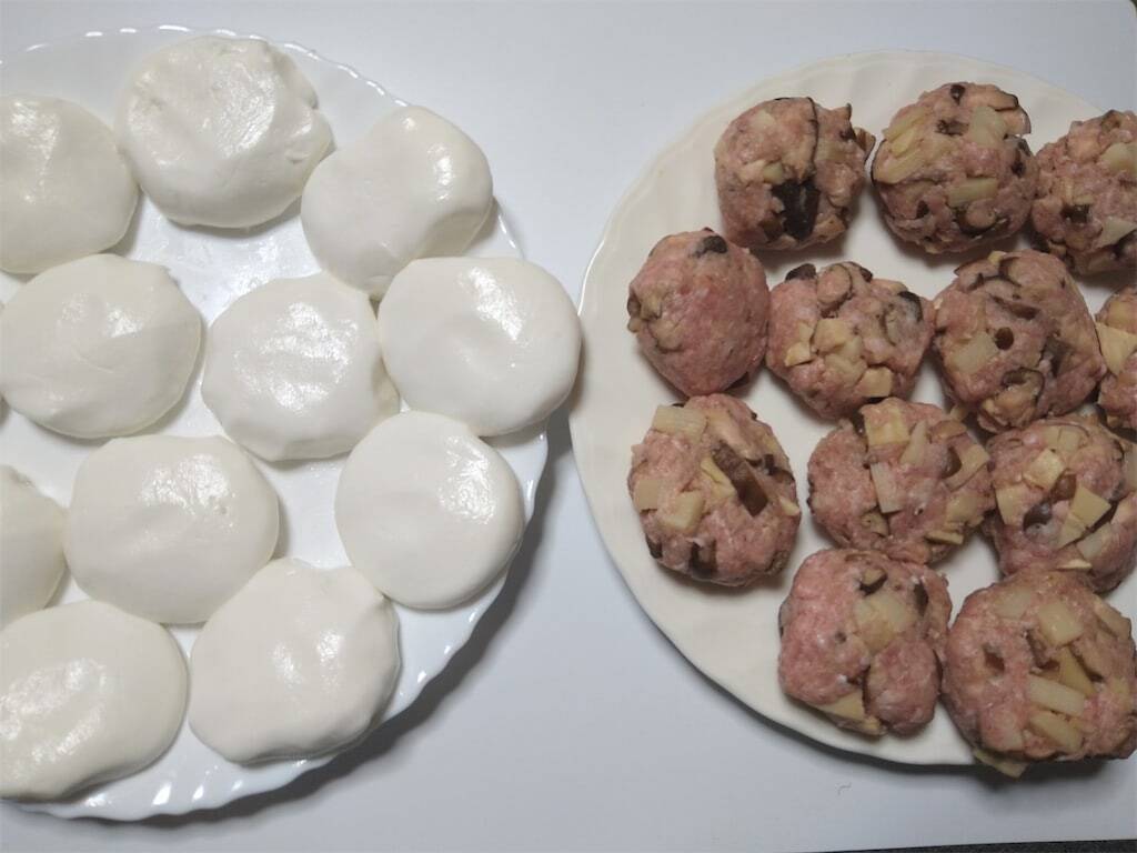 「肉まん」がフライパンで作れるって♪米粉でもっちもちな仕上がり！ジューシーさコンビニ超え!?【農家直伝】