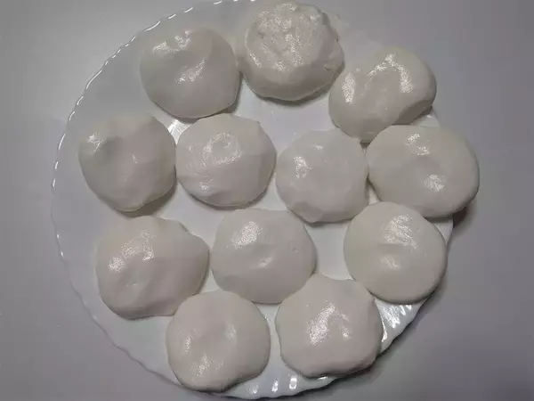 「「肉まん」がフライパンで作れるって♪米粉でもっちもちな仕上がり！ジューシーさコンビニ超え!?【農家直伝】」の画像