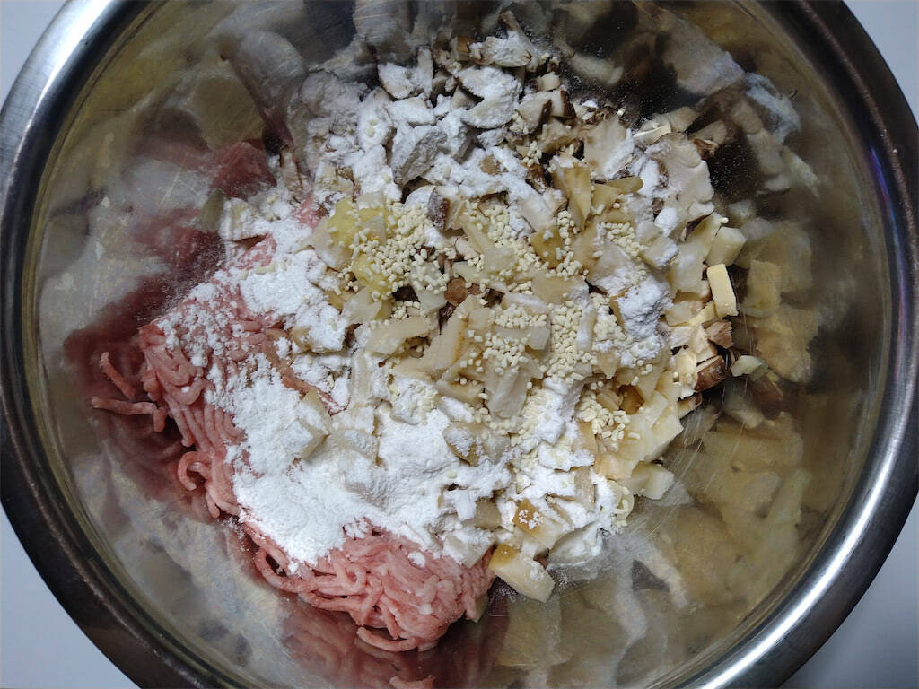 「肉まん」がフライパンで作れるって♪米粉でもっちもちな仕上がり！ジューシーさコンビニ超え!?【農家直伝】