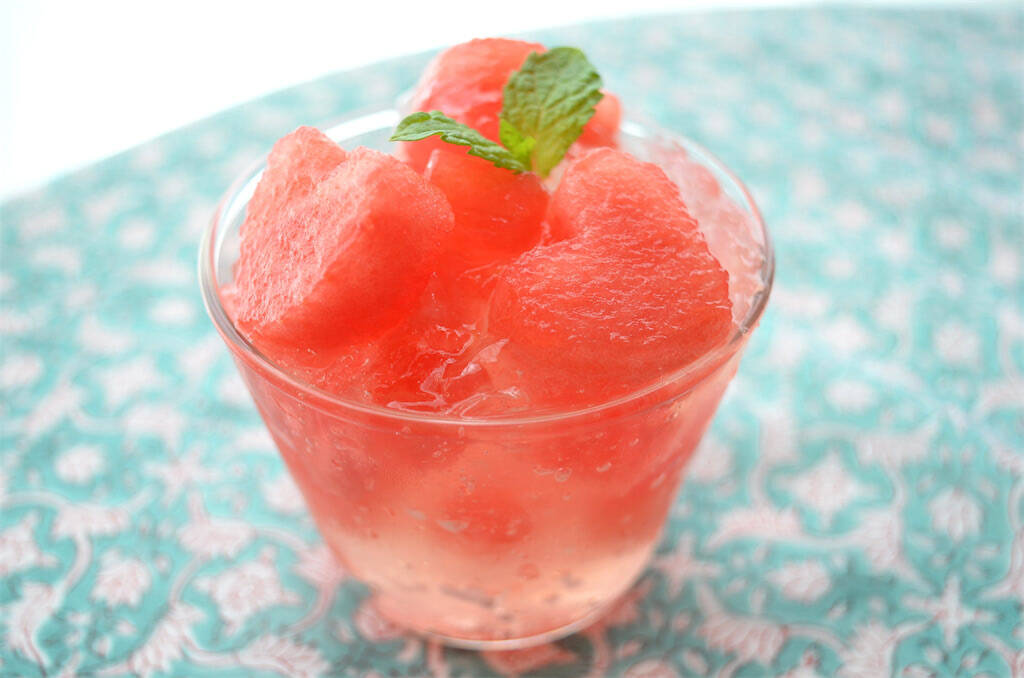 【炭酸水でシュワシュワ夏食感♪】すいかの甘味が引き立つの～♡「すいかのクラッシュゼリー」作ってみた！【農家直伝】