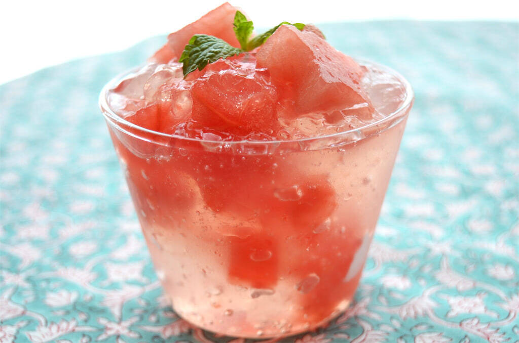 【炭酸水でシュワシュワ夏食感♪】すいかの甘味が引き立つの～♡「すいかのクラッシュゼリー」作ってみた！【農家直伝】