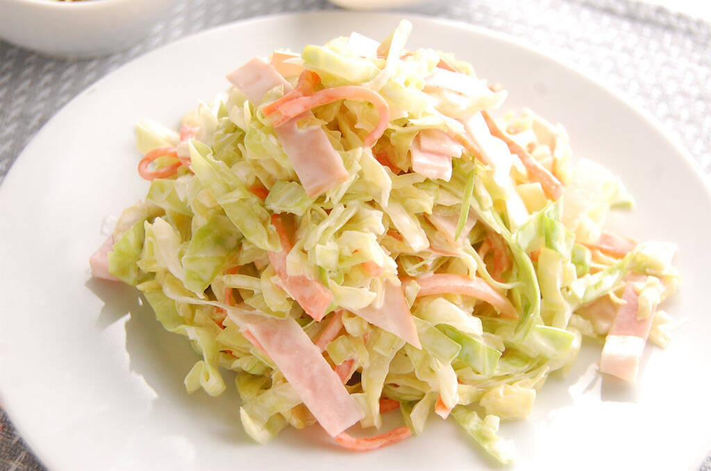 水っぽくならない！味が馴染んで美味～♡昔ながらの「コールスローサラダ」にトライ！