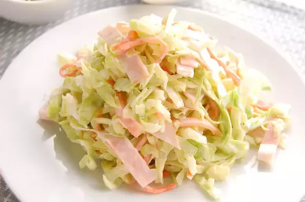 「水っぽくならない！味が馴染んで美味～♡昔ながらの「コールスローサラダ」にトライ！」の画像