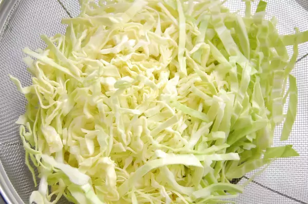 「水っぽくならない！味が馴染んで美味～♡昔ながらの「コールスローサラダ」にトライ！」の画像