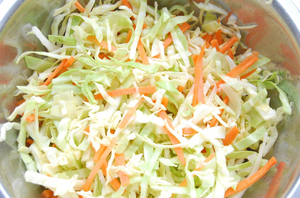 水っぽくならない！味が馴染んで美味～♡昔ながらの「コールスローサラダ」にトライ！