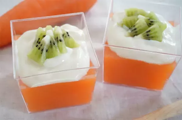 「【ヘルシーすぎスイーツ】ヨーグルト風豆腐でまろやか「人参ゼリー」作ってみた！隠し味は梅干し!?【農家直伝】」の画像